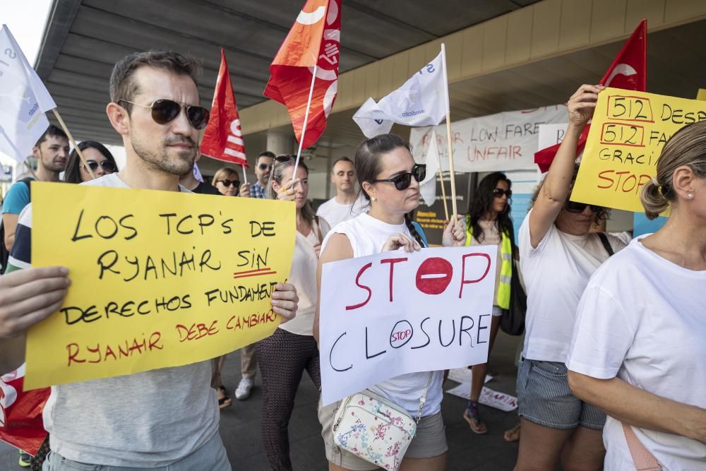 Vaga dels tripulants de cabina de Ryanair a l'aeroport de Girona