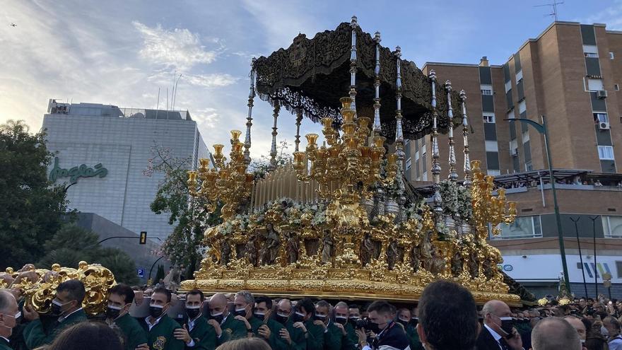 El trono de la Virgen de la Esperanza en la procesión magna de 2021.