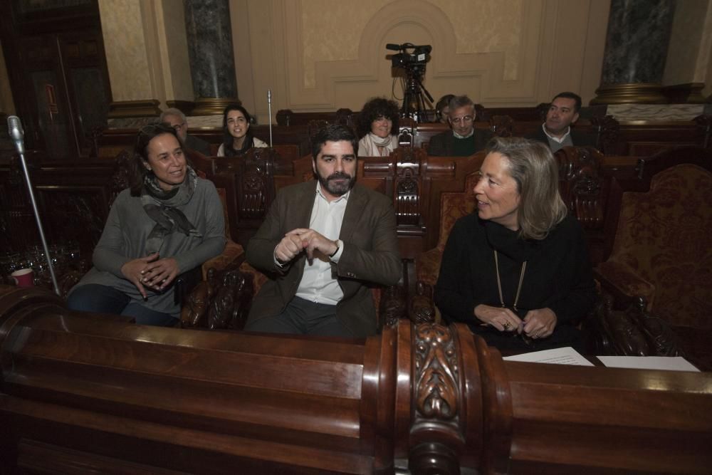 Marea y PP cargan contra el "catastrazo" del Ayuntamiento.