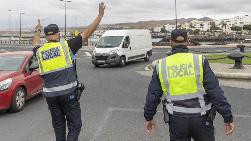 La Policía capitalina detecta a intrusos que llevaban en sus coches a turistas al aeropuerto