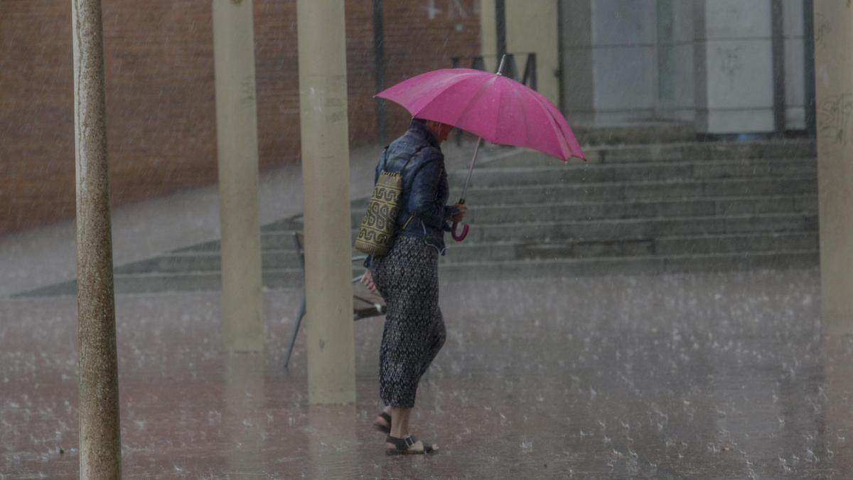 Fotografía de archivo de lluvias en Elche.