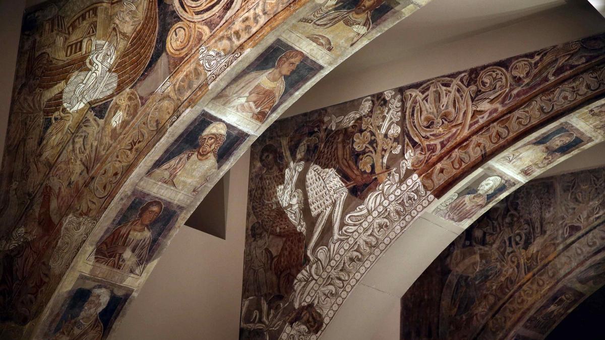 Detalle de uno de los murales de Sijena, hoy expuestos en el Museo Nacional de Arte de Cataluña (MNAC).