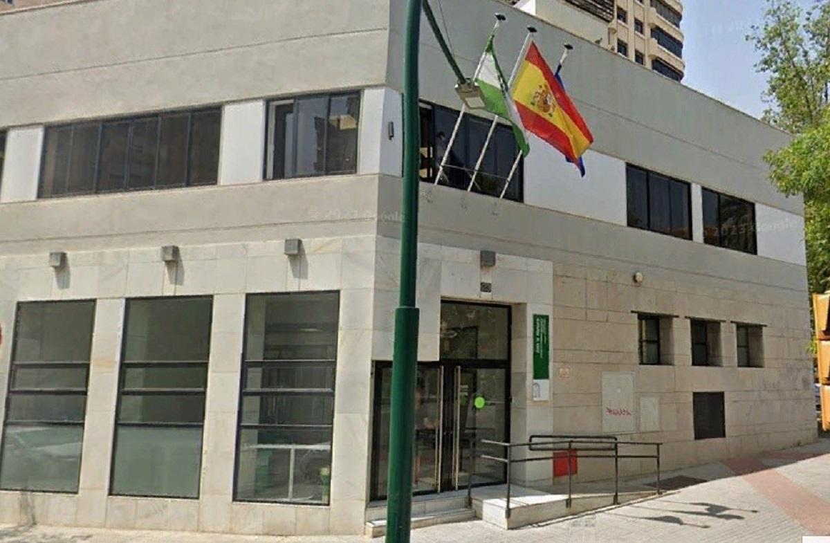 Otra imagen del inmueble de calle Hilera que ha cambiado de propietario y que alberga la Delegación Territorial de Sostenibilidad y Medio Ambiente