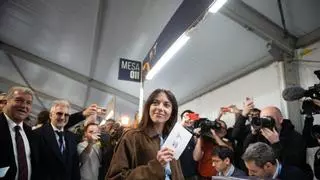 Aitana Bonmatí, Sergio Busquets, Kevin Punter, los deportistas pasan por las urnas: "La verdad es que he flipado bastante, este club es diferente"