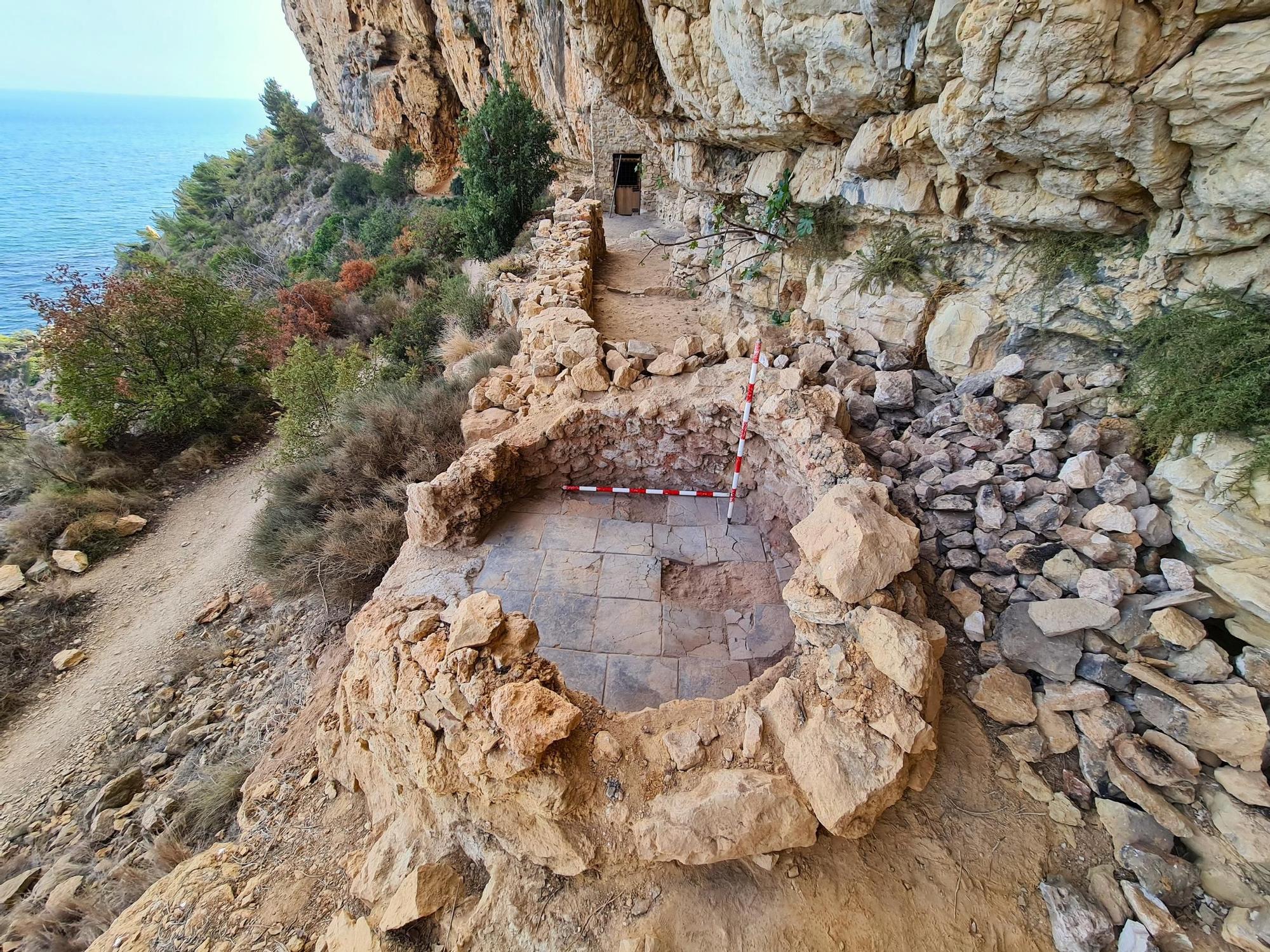 La restauración del horno de la Cova de les Morretes de Benitatxell, paso a paso