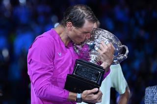 Nadal remonta a Medvédev en Australia y se corona como el mejor tenista de la historia