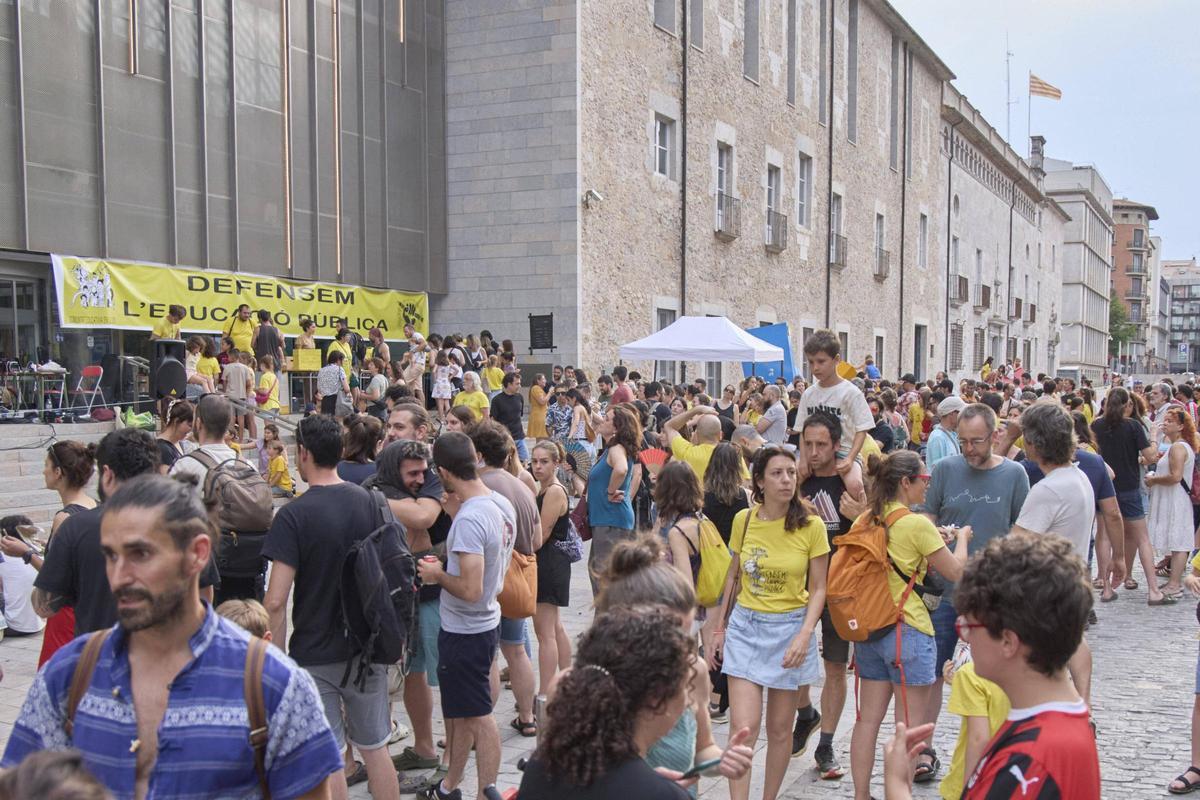 Les imatges de la protesta dels docents gironins contra el preacord d'Educació Les imatges de la protesta dels docents gironins contra el preacord d'Educació