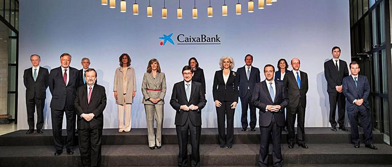 El nuevo consejo de CaixaBank, con José Ignacio Goirigolzarri al frente. | INFORMACIÓN