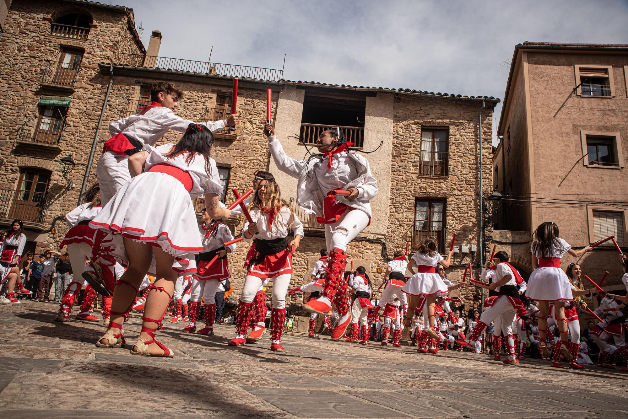 Els caramellaires omplen Súria de música, dansa i festa