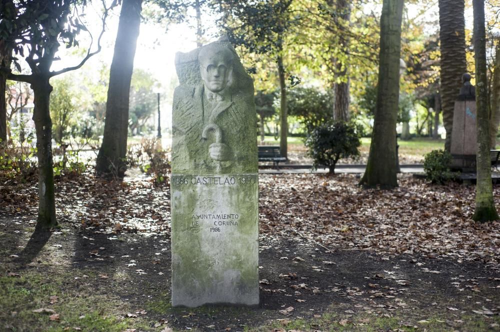 Monumentos de A Coruña pasan por el taller