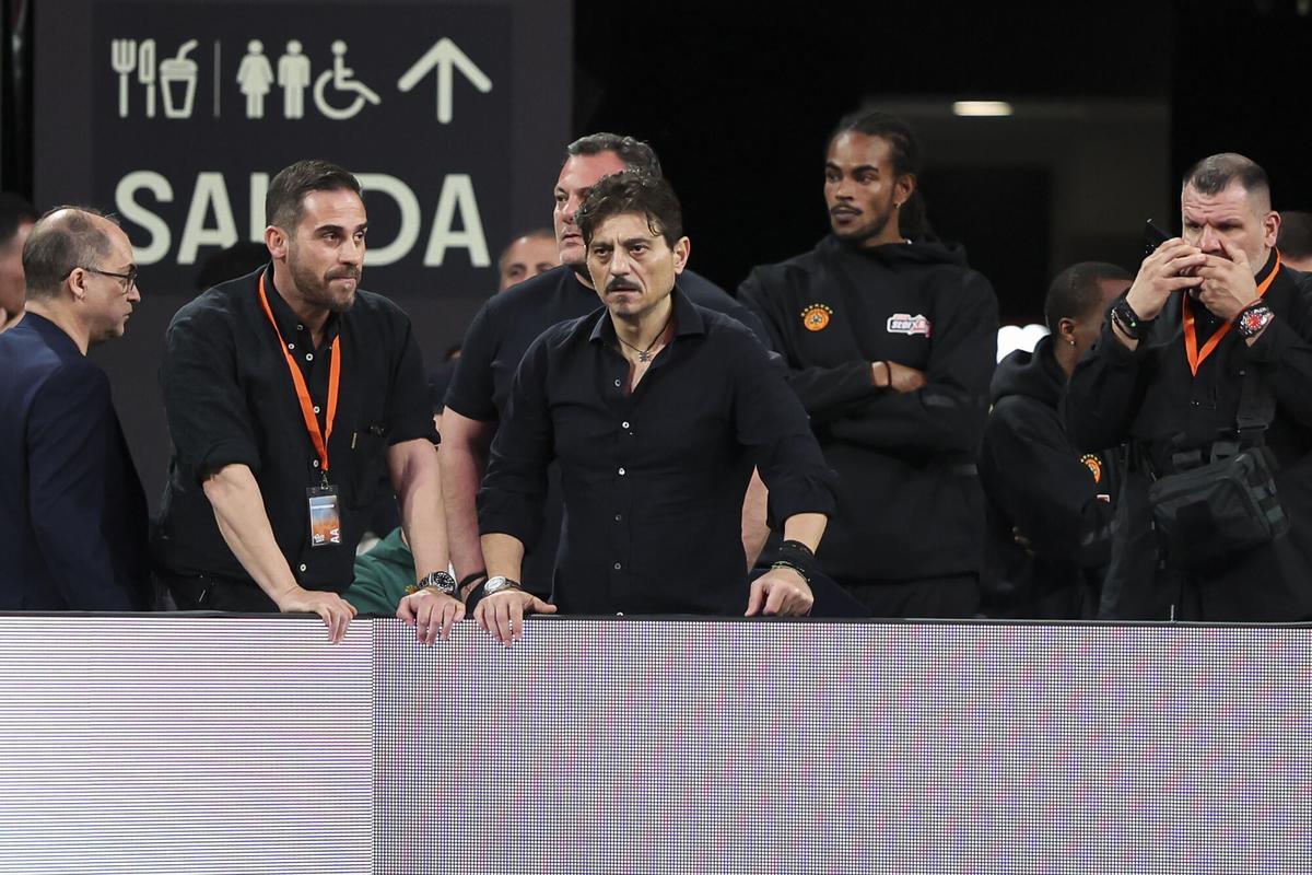 El presidente vivió con intensidad y con provocaciones el segundo encuentro de cuartos de final