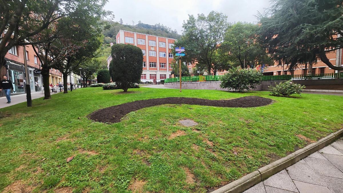 Los jardines del Ayuntamiento de Mieres. | A. Velasco