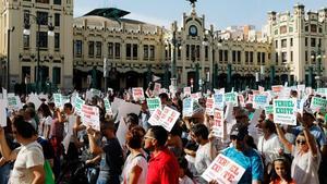 fcasals45374950 graf1424  val ncia  07 10 2018  vista general de la manifest181007123802