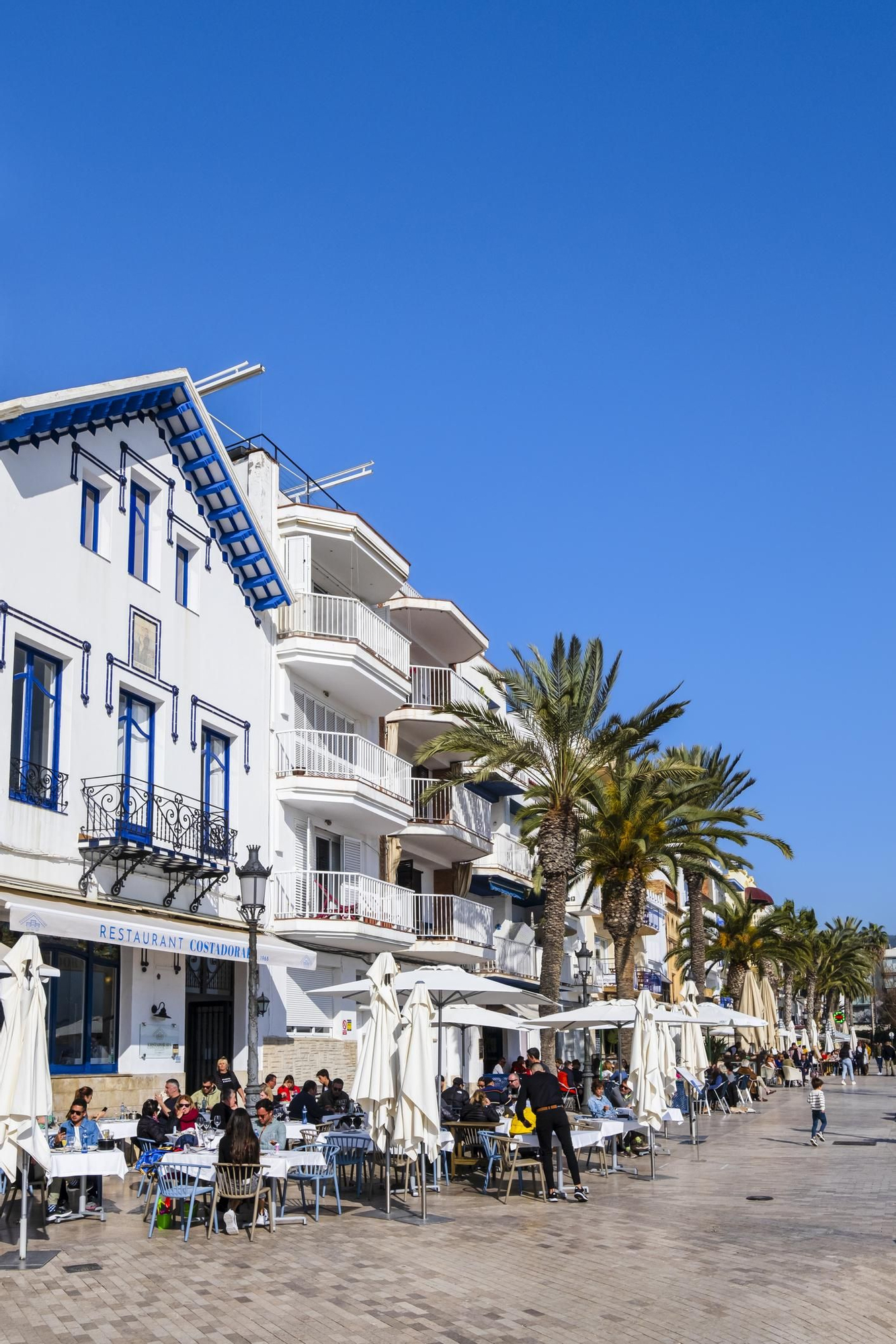 Los restaurantes de Sitges se llenan de visitantes