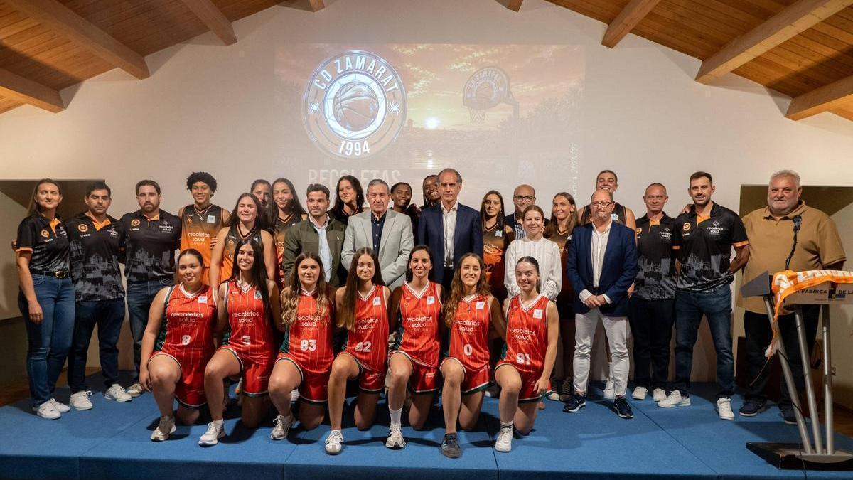 Foto de familia de la presentación del Recoletas Zamora.