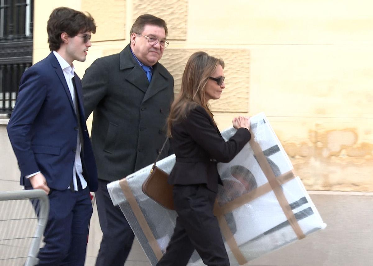 Ángela Rodrigo, mujer de Fernando Ónega, y Fernando Onega Jr. Ángela Rodrigo, mujer de Fernando Ónega, y Fernando Onega Jr.