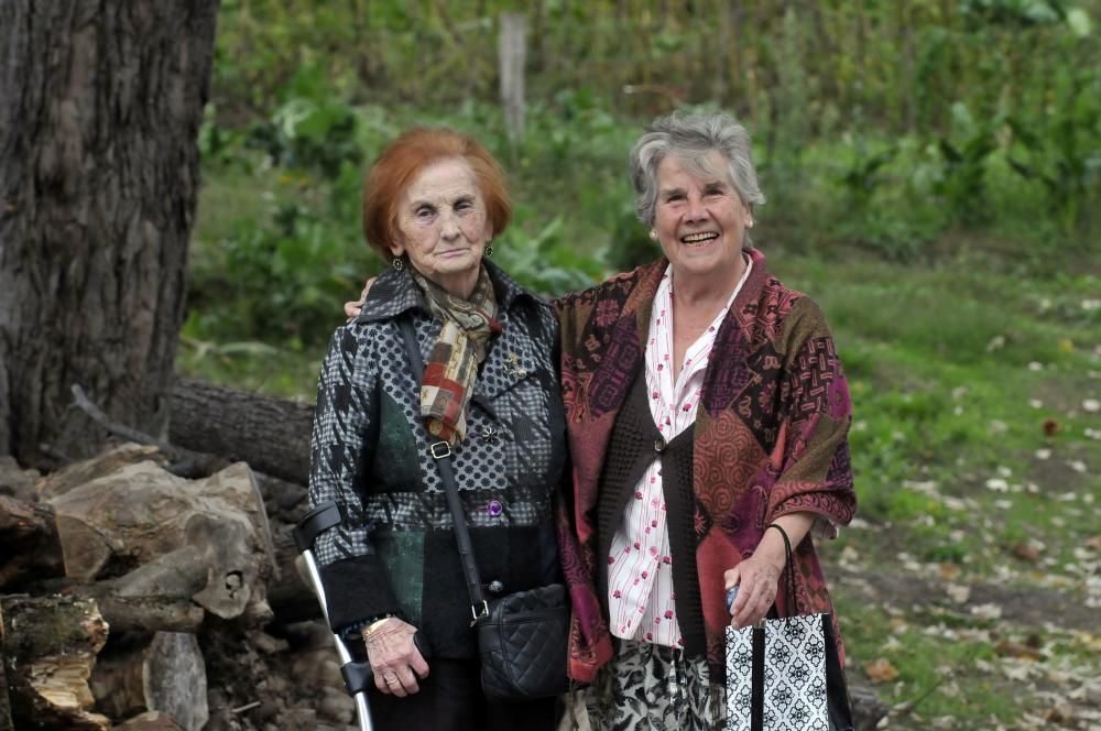 Homenaje a las libreras de El Entrego Yoli Blanco y Marisol Castaño