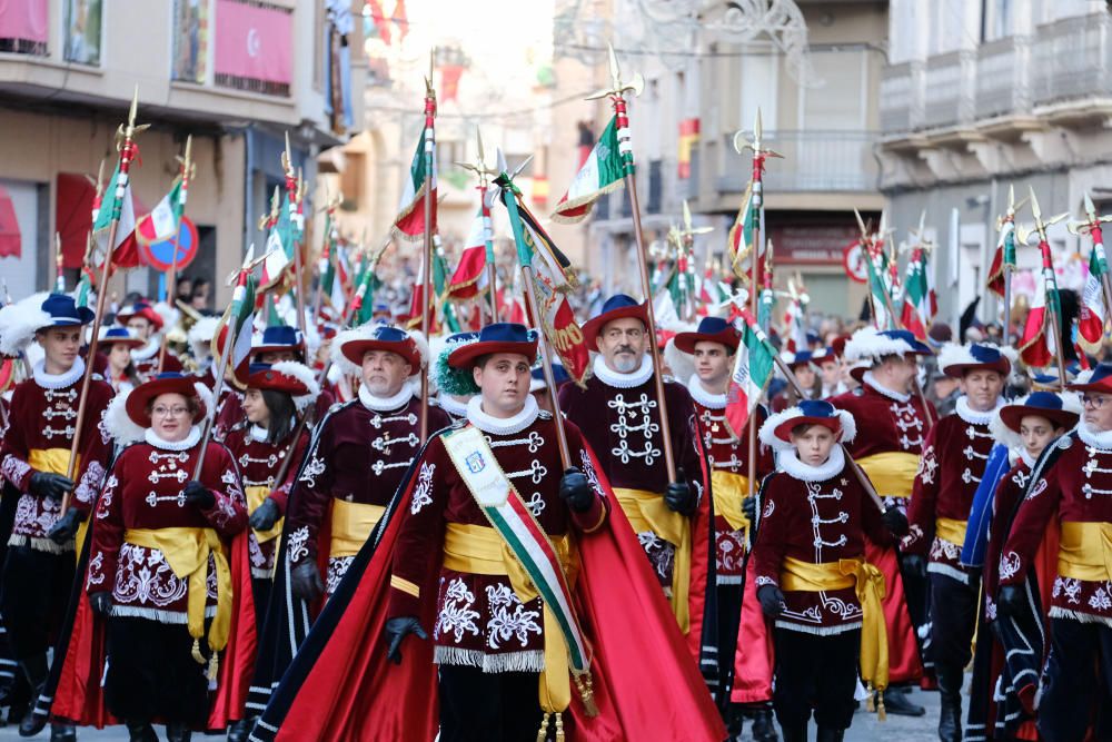 La Entrada y la Retreta abren los Moros y Cristianos de Sax