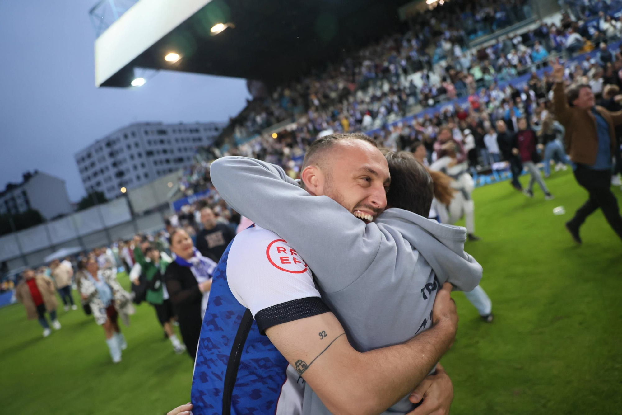 EN IMÁGENES: La final por el ascenso entre Avilés y Rayo Majadahonda vivida en el Suárez Puerta