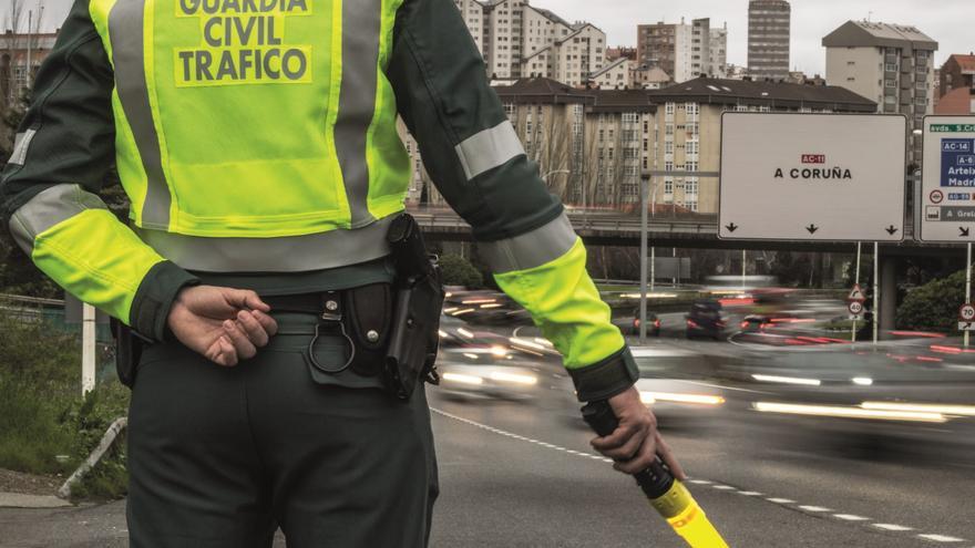 Las carreteras gallegas cierran julio y agosto con el doble de positivos en alcohol y drogas que en 2020