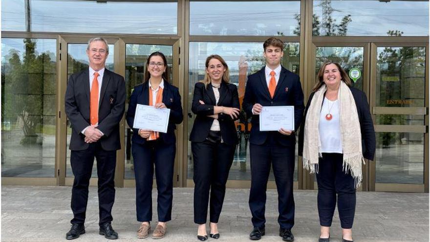 Iberostar premia a los dos alumnos más destacados de la Escola d’Hoteleria