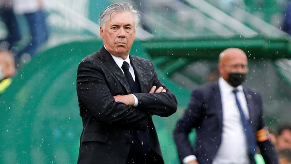 Ancelotti, durante el encuentro ante el Elche