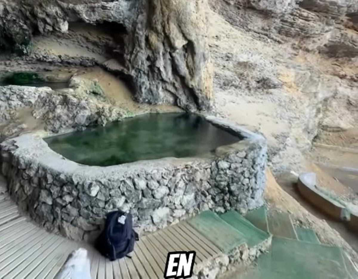El manantial que muestra el influencer en el vídeo.
