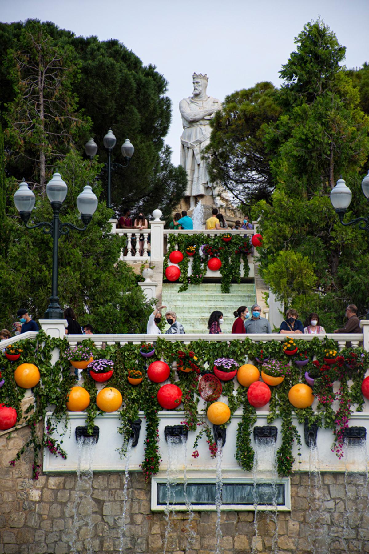 Exposición floral en la escalinata del Batallador