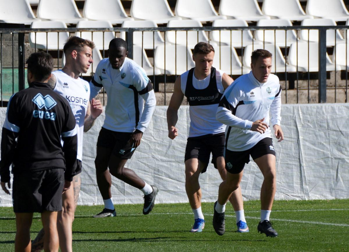 ¡Atención máxima! El entrenamiento previo en el SkyFi Castalia antes del Castellón-Almería