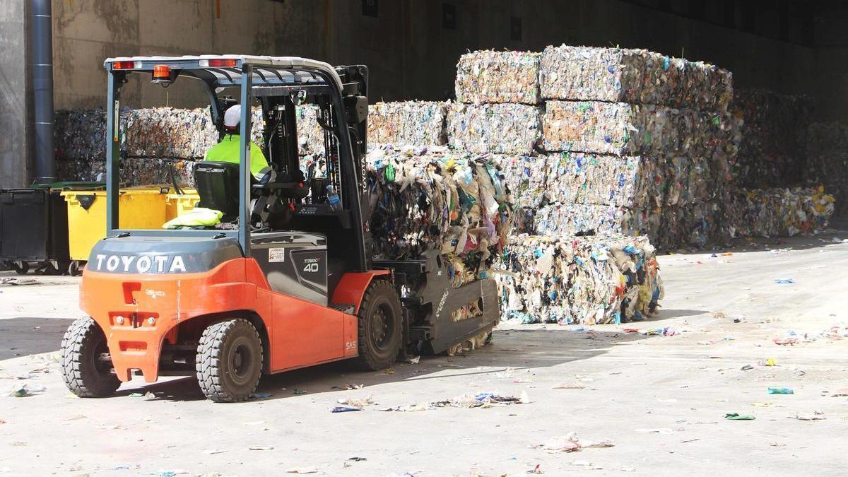 Balas de plásticos en Ca na Putxa