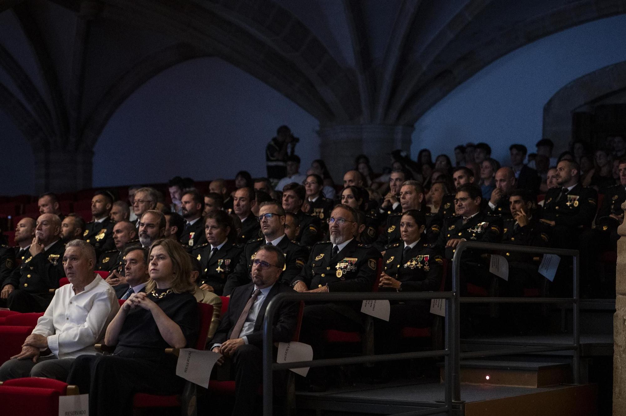 FOTOGALERÍA | Las imagénes de la celebración del patrón de la Policía Nacional en Cáceres