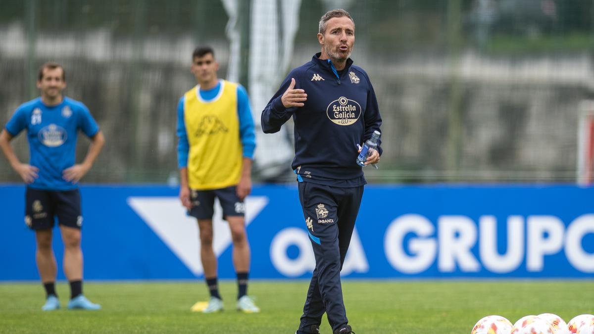 Primer entrenamiento del Dépor con Óscar Cano en Abegondo