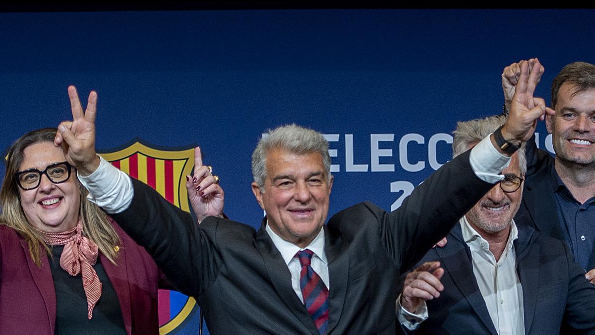 Joan Laporta celebrant la seva victòria a les eleccions del 2026 a la presidència del Barça.