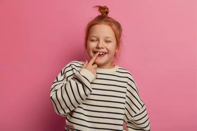 Consejos para cuidar los dientes de leche: ¿Pueden tener caries? ¿Cuándo debe ser la primera visita al dentista?