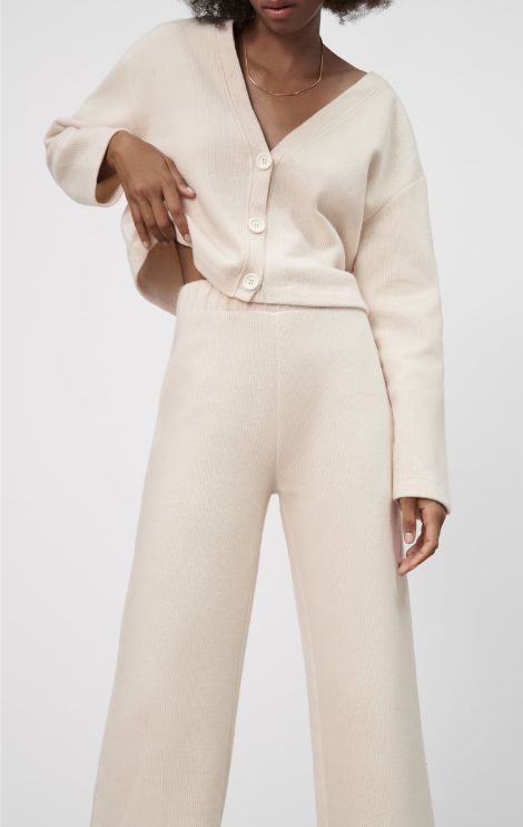 El conjunto color crema de Zara