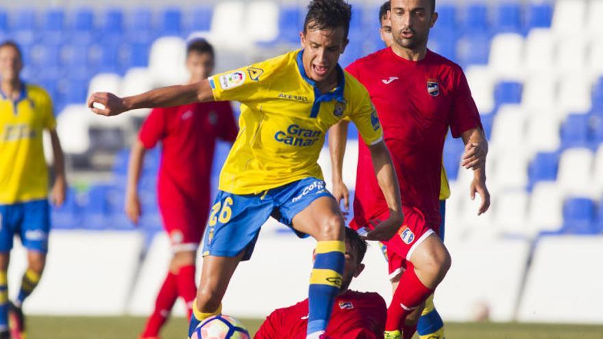 Carlos González, en el amistoso ante el Lorca en el Pinatar Arena.