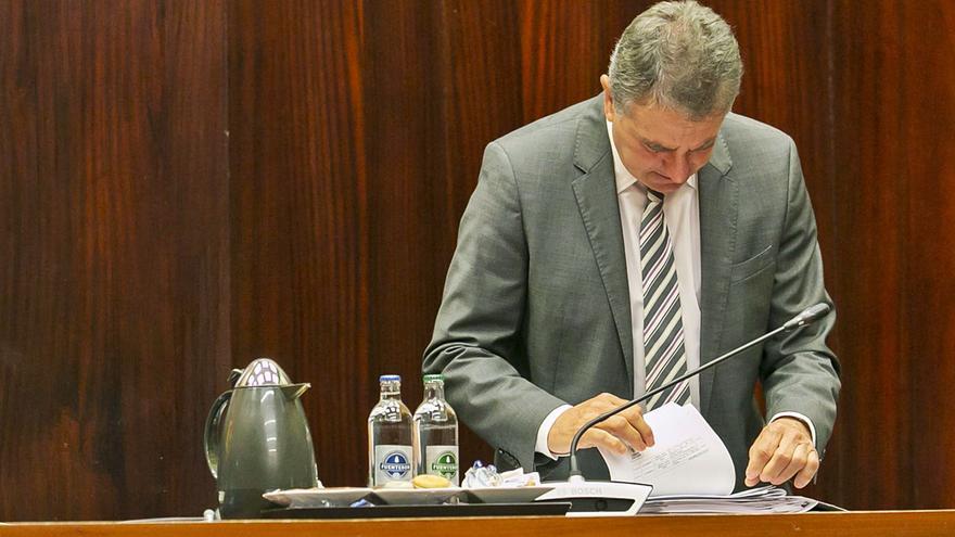 La denuncia de la trama de contratos implica al interventor del Cabildo - Vimarsana News