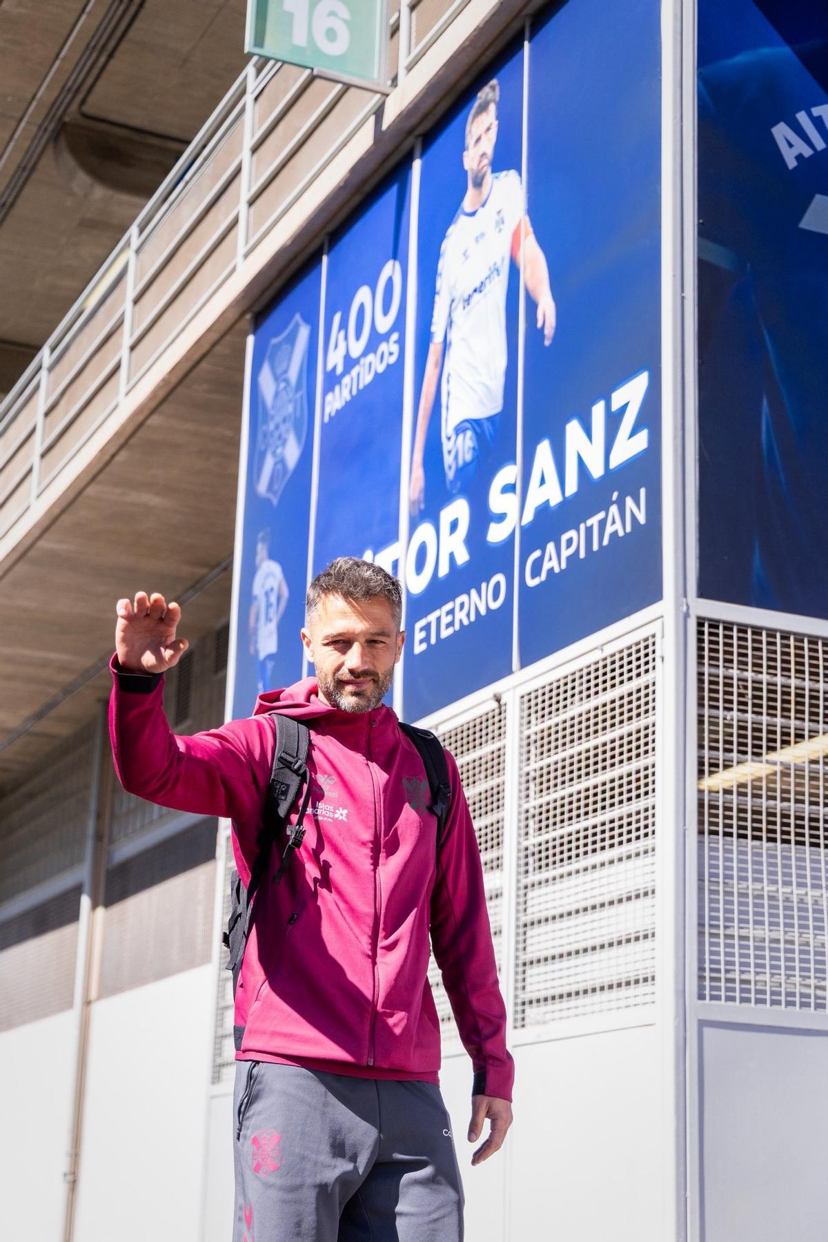 Aitor Sanz, en la puerta 16 del estadio.