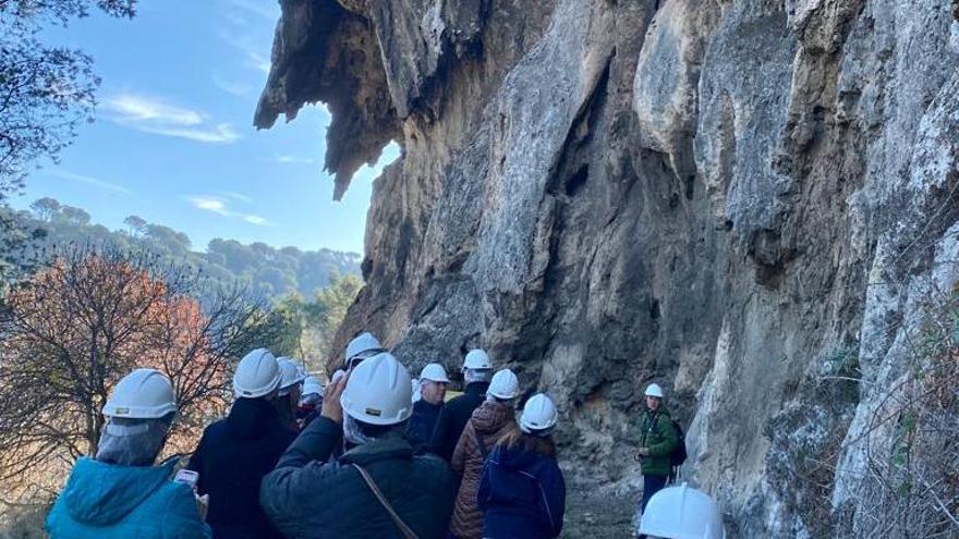 Visites a l'àrea prehistòrica de Capellades