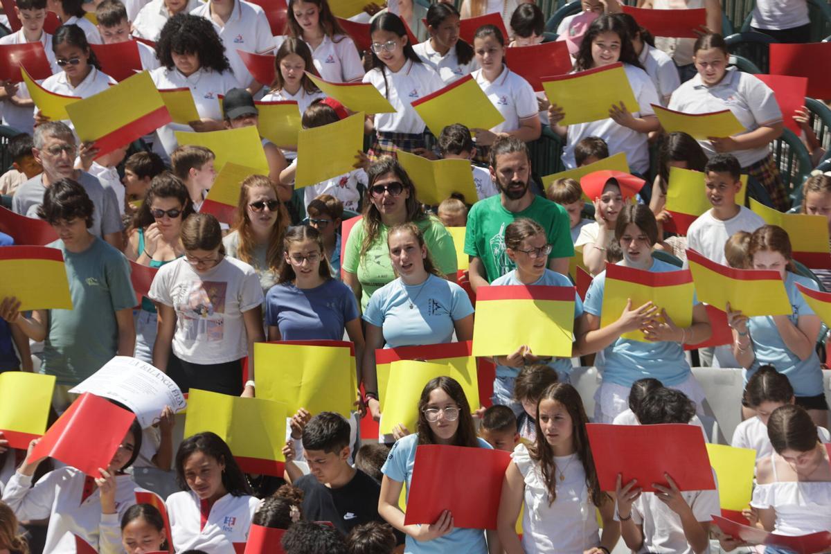 Un millar de escolares mallorquines reivindican el "valor cultural" de La Balanguera en la Misericòrdia de Palma