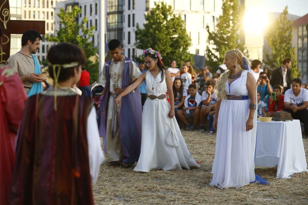 La Vicus Spacorum cierra su séptima edición con la boda romana, uno de sus momentos más emotivos.