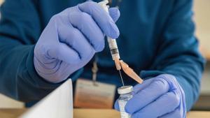 L’OMS diu que la segona dosi de la vacuna anti-Covid de Moderna es pot administrar a les sis setmanes