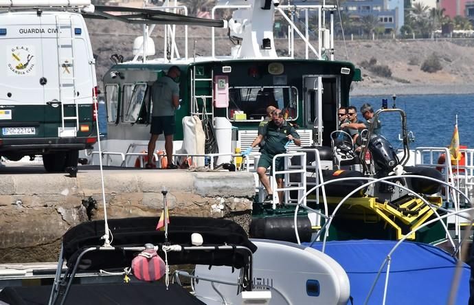 17/05/2019 ARGUINENGUIN. MOGAN. Busqueda de los inmigrates desaparecidos en el mar en Mogan. Localizado el cuerpo del bebé en Taurito y transladado al Puerto Deportivo de Pasito Blanco.   Fotógrafa: YAIZA SOCORRO.  | 17/05/2019 | Fotógrafo: Yaiza Socorro