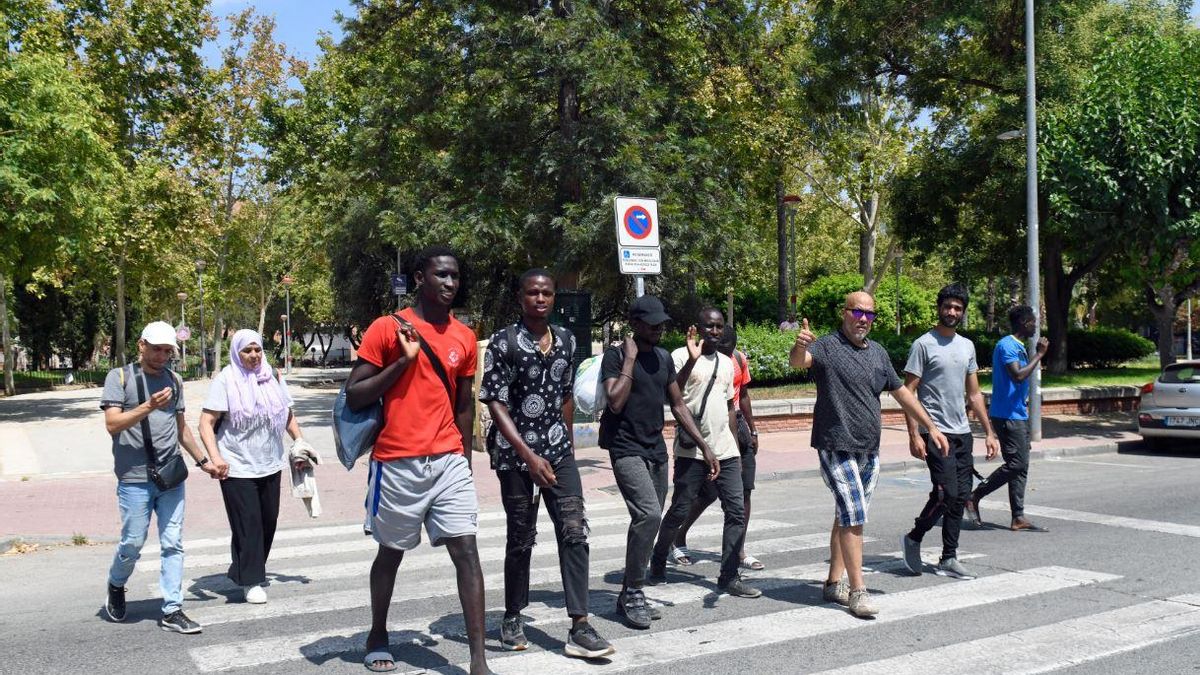 Desaolojo de los migrantes bajo el puente de la autovía en el Malecón.