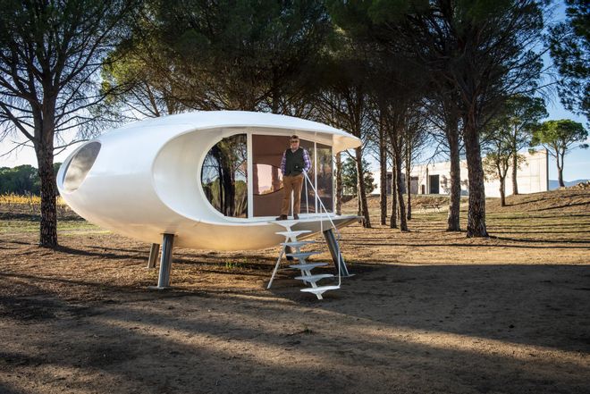 EN IMATGES | Així és "l'ovni" que ha aterrat en una vinyeda de l'Alt Empordà