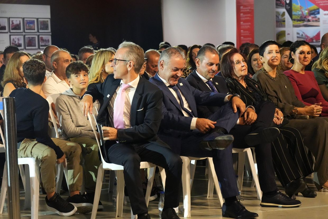 Galería de fotos de la gala del 50º aniversario de Grúas Tomás en Vila-real