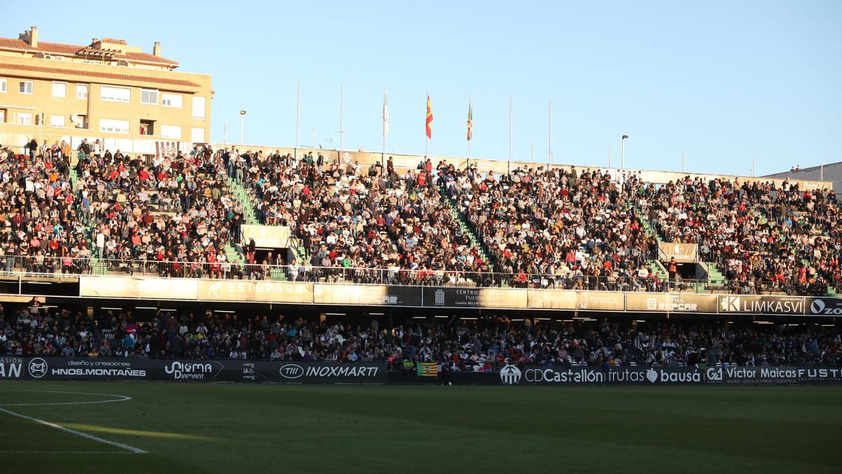 Panorámica de Castalia en el último Castellón-Gimnàstic, con más de 9.000 espectadores.