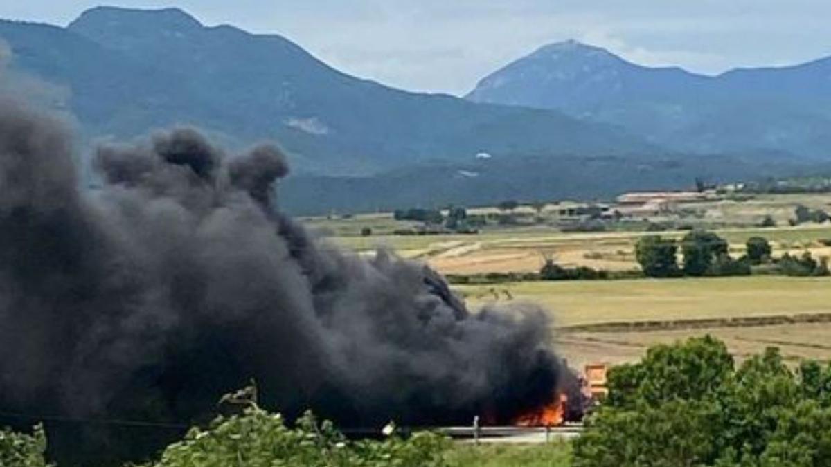 Lacolumna de fum del foc | ANTIRADARS GARROTXA