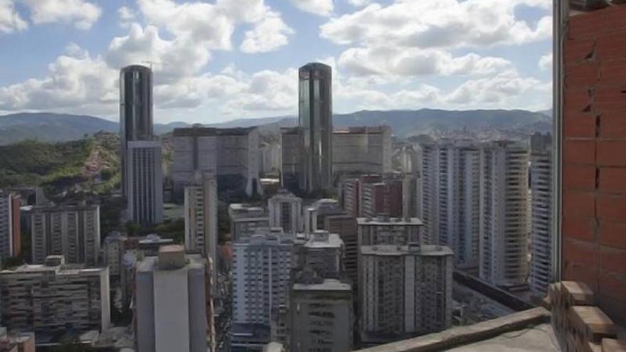 Bonadies y Caula confrontan desde sus fotos dos realidades de Caracas