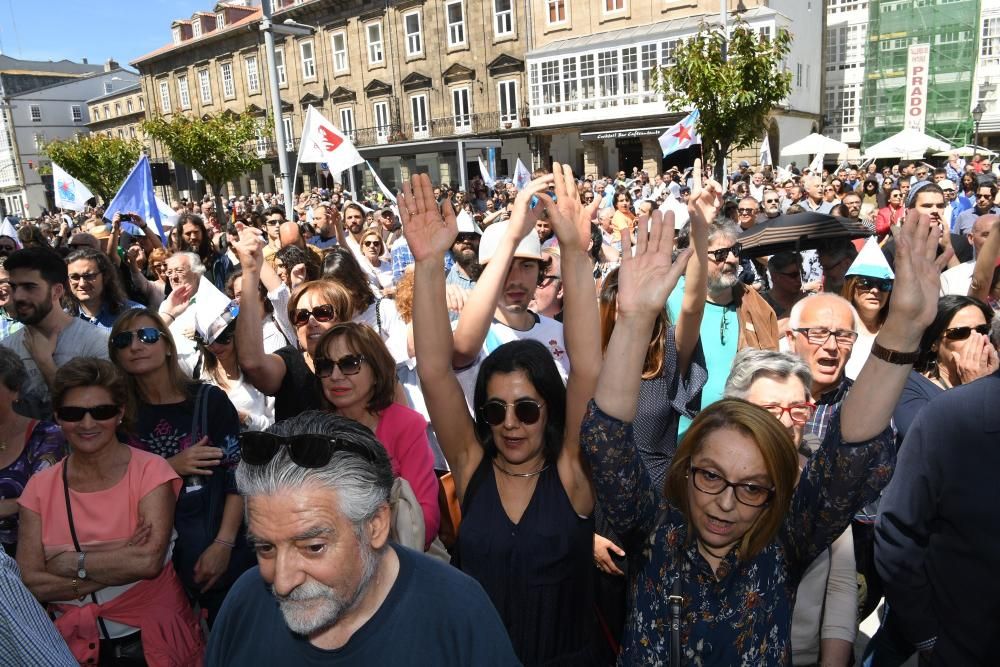 Marcha de 4.000 personas por la fachada marítima